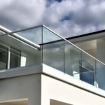 ⁦زجاج للبلكونات للمتر⁩ - الصورة ⁦2⁩